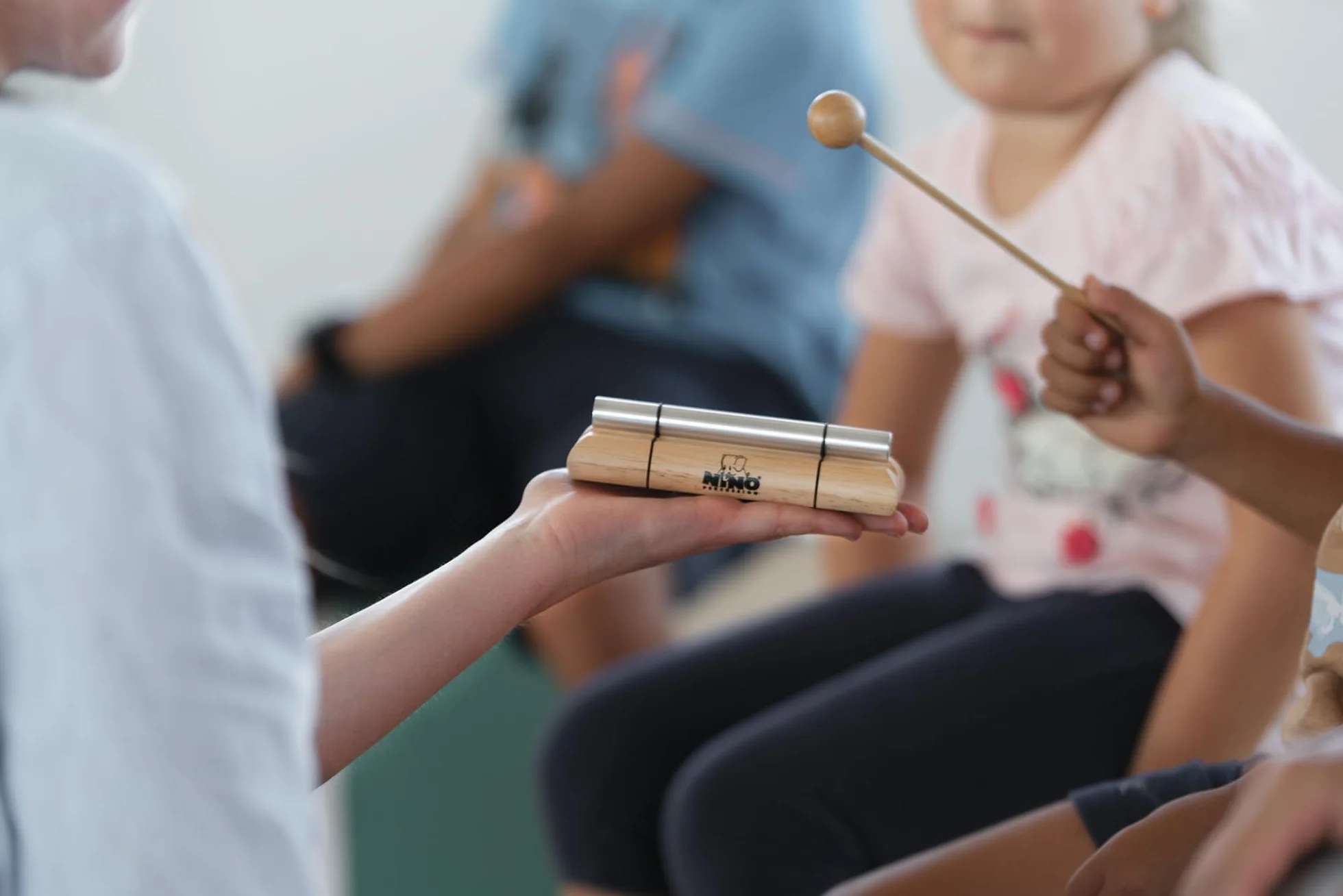 Nino Percussion Energy Chimes Musikinstrument – Klein – inklusive Schlägel – für Kinder ab 3 Jahren – Holz und Aluminium, Natur (NINO579S)