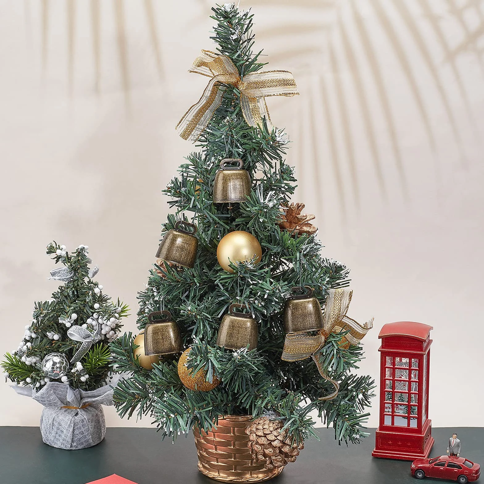 nbeads 8 Stück Kuhglocke, Handwerk Glocken Bauernhof Tierglocke ziegenglocke Retro Weihnachten Eisenglocke Anhänger Metall Haustier Geräuschmacher Ruf Glocken Für Rinder Pferd Schafe